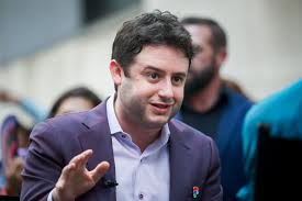 CEO da Figma Bilionário Sem Diploma? Entenda o Fenômeno! - Imagen principal del artículo