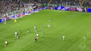 Savarino tem boa atuação contra o Palmeiras e quase faz golaço