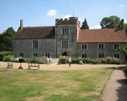 Image of large manor house or estate, representing land ownership