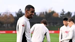 Isak Returns! Liverpool Squad News for Blockbuster Man City Clash!