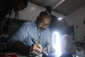 Master carver inspires next generation through parau shell workshop