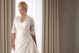 Resultado de imagem para novos modelos de plus size para noivas