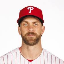 Bryce Harper News: Racks up four RBI in victory