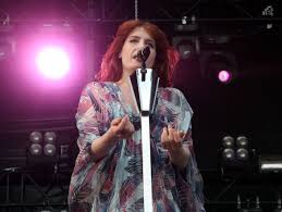 Resultado de imagen para imagenes Florence And The Machine Hurricane 2012