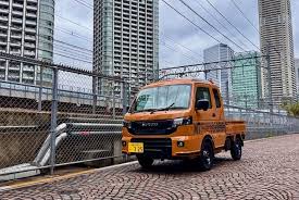 パワフルな走行性能 自家用車にも楽しいスズキの軽トラ「スーパーキャリイ」