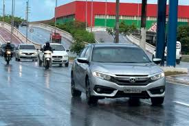 Detran alerta para prazo de licenciamento de veículos com placas 3 e 4