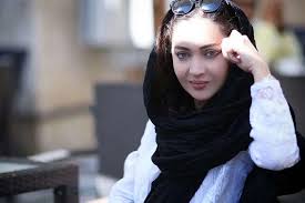 گلایه نیکی کریمی از پوستر نسخه مرمت شده فیلم «سارا»: این من نیستم!