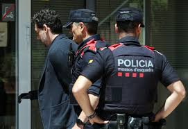 Assassinato ou acidente? o que se sabe sobre reviravolta após morte misteriosa de magnata da moda em trilha na Espanha