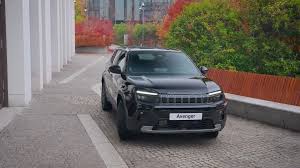 Jeep Avenger Black Edition chega com três opções de motorização e versão 4x4