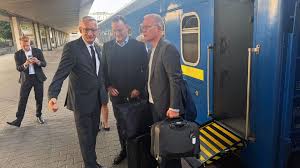 Spahn und Miersch in Kyjiw: Solidaritätsbesuch in der Ukraine - Imagen principal del artículo