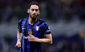Hakan Çalhanoğlu FICA! Pai Revela Futuro Incerto e Agita Mercado! - Imagen ilustrativa del artículo