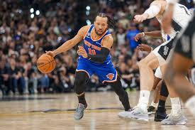 Knicks hold off Spurs comeback attempt to take Game 2 of NBA Finals