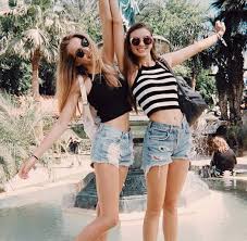 Résultat de recherche d'images pour "fashion girl style tumblr 2015 summer best friend"