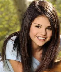 Selena Ggomez updated her profile picture: - x_bc35cceb