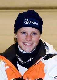 OMMEN – Ze is de huidige Nederlands kampioene op zowel de 3000 meter als de 5000 meter tijdens het langebaan schaatsen, maar Pien Keulstra (foto) zit ook ... - Pien-portretje