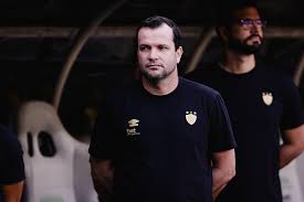 Bomba no Brasileirão! Técnico Cai Após Rebaixamento Imminente!