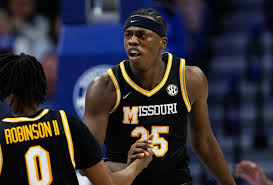 Mark Mitchell leaves Kentucky Basketball and returns to Missouri Tigers