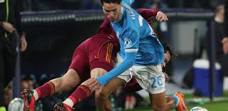 Alisson entra e riprende super Malen: Napoli-Roma, quattro gol e un punto a testa