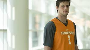 Former Tennessee basketball player Lew Evans part of 'The Bachelorette' cast