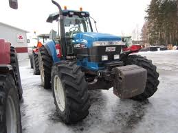 Ford New Holland TRAKTOR 8670 4 WD - 2