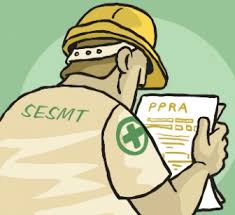 Resultado de imagem para tecnico de segurança do trabalho fazendo o PPRA