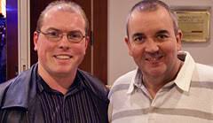 Phil Taylor (r.) mit SPOX-Redakteur <b>Alexander Mey</b> - taylor-mey-240