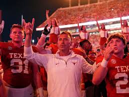 Texas remains at No. 2 in the Coaches Poll