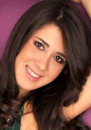 Vote agora e escolha a Garota ROXY Universitária 2011 - Aline-Pereira-Gurgel