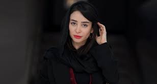 عکس الناز حبیبی با استایل زمستانی در پشت صحنه نمایش ملاحظات امنیتی!
