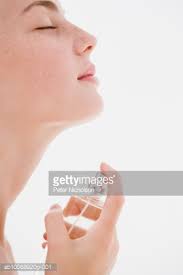 Résultat de recherche d'images pour "girl's side profile"