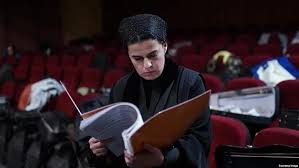 پانیذ فریوسفی‌؛ انتخابی معنادار برای رهبری ارکستر سمفونیک بحران‌زدهٔ تهران