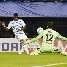 Video: la enorme atajada de Brey que evitó la casi eliminación de Boca