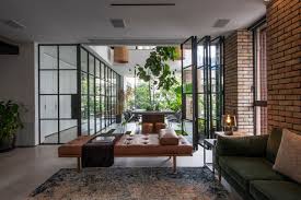 Mumbai Houzz: A Central Courtyard Opens Up a City Flat to Nature