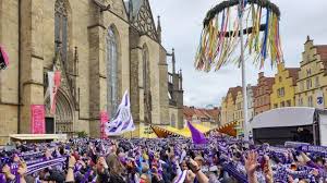 Lila-weiße Fußballparty: Osnabrück im Aufstiegs-Rausch