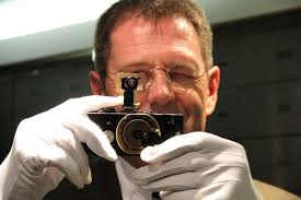 Oskar Barnack was head of microscope R&amp;D at Ernst Leitz Optical Works in Wetzlar. In his spare time, beginning 1911, ... - IMG_3752_white_gloves_Leica