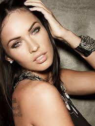 Not from us — we&#39;re sitting next to her — but from a paparazzo we just spotted crawling around outside the house, trying to get his Megan money shot. - cos-megan-fox2-1009-mdn
