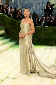 It Took 761 Hours to Make Margot Robbie’s 2026 Met Gala Dress