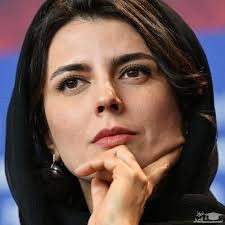 استایل عروسکی و پر زرق و برق لیلا حاتمی، بازیگر پیر پسر، در دورهمی بخصوص بازیگران