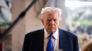 Reacția lui Trump după ce a fost ținta glumelor și ironiilor la gala premiilor Grammy: „Cred că o să-mi trimit avocații”