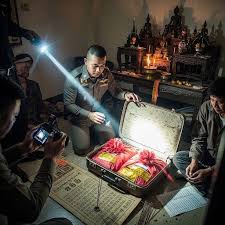 Vụ án Kuman Thong với hơn 2.000 thi:the  sơ sinh bị phát hiện gây ch:ấn đ:ộng (Tin Thế Giới )