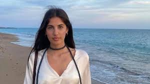 Estudante de intercâmbio italiana morre durante ligação telefônica com a tia em Portugal