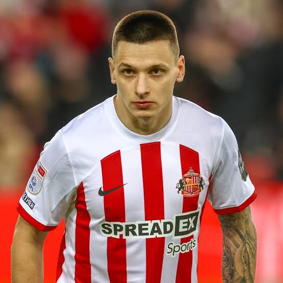 EXCLUSIVE: Former Sunderland striker wants to see Nazariy Rusyn 'take more  responsibility'