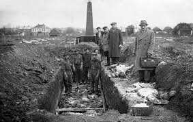 Résultat de recherche d'images pour "nazi mass grave"