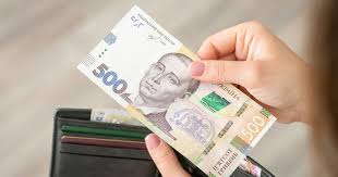 Украинцам будут выплачивать более 5000 грн: кто может получить помощь в июле