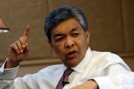 ZAHID HAMIDI the best Yesterday, once again Zahid Hamidi displayed his outlandish intellectualism which begs the question; did he really obtain a doctorate? - ZAHID-HAMIDI-the-best