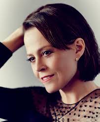 Photographs Sigourney Weaver - mansut.fotomaps.ru via Relatably.com