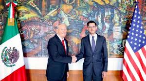 Canciller Velasco se reúne en privado con embajador de EU; abordan temas de agenda bilateral