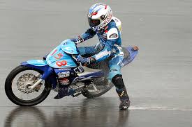 Image result for PEMBALAP MOTOR ROAD RACE
