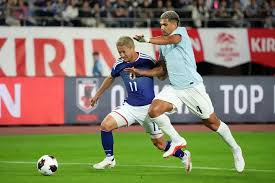 Uruguay perdió ante Japón en la agonía en el debut de Diego Forlán