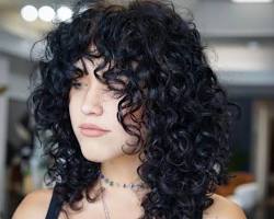 Image de Curly Wolf Cut with Bangs